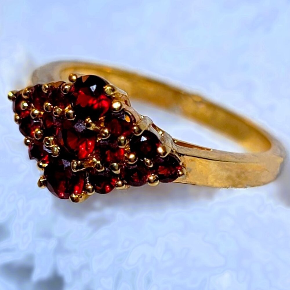 ☆ Vintage Cocktail /Cluster Ring ☆ Ruby Red & Gold ☆ size 7